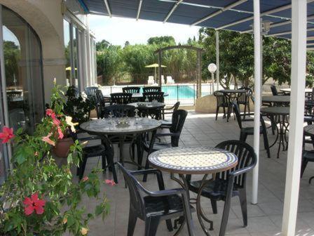 Les Mimosas Hotel Lunel  Exterior foto