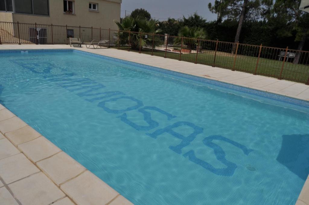 Les Mimosas Hotel Lunel  Exterior foto