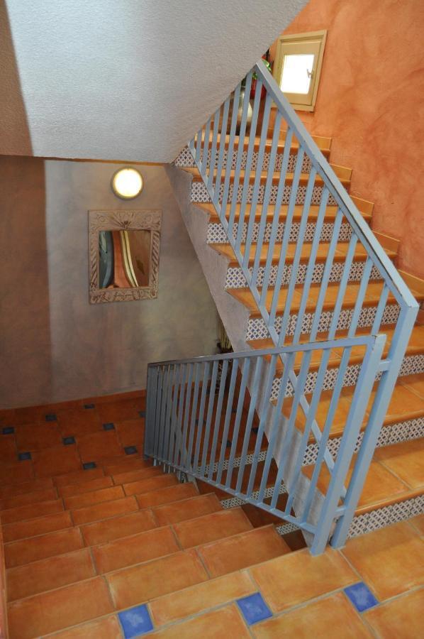 Les Mimosas Hotel Lunel  Exterior foto