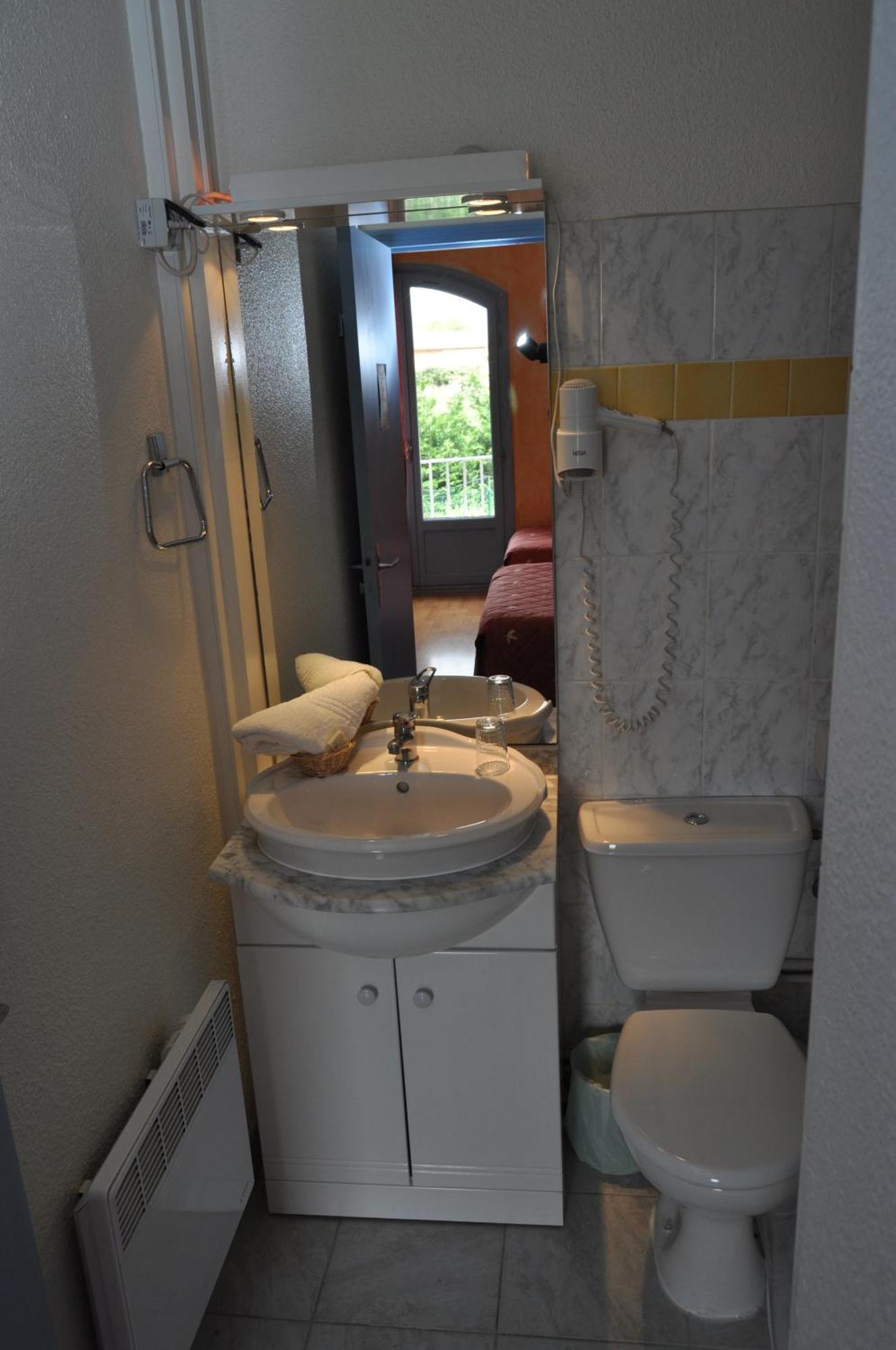 Les Mimosas Hotel Lunel  Exterior foto